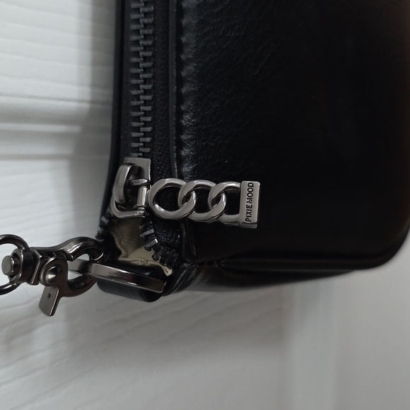 Pixie Mood Black Crossbody Bag with Chain Strap - Picture 5 of 9